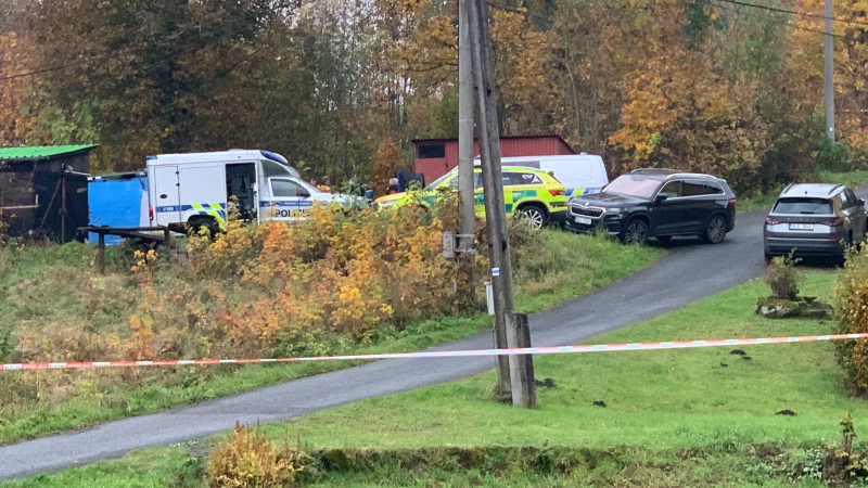 Střelba u školy na Jablonecku: Na místě jsou dva mrtví, pachatel byl zadržen