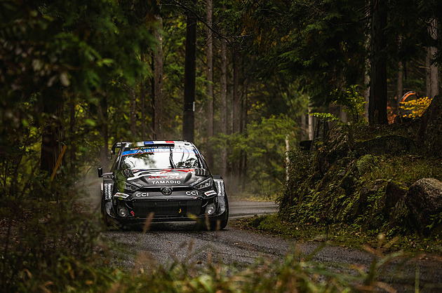 Japonská rallye patřila Ogierovi. V boji o titul se přiblížil Evansovi na tři body
