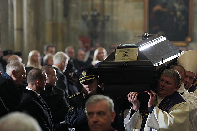 Duku na pohřbu uctil Graubner i Klaus. Měla ho ráda celá rodina, řekl exprezident
