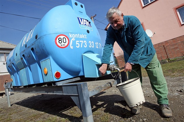 Střevní potíže z vody na Lounsku. Příčinou může být načerno připojená studna