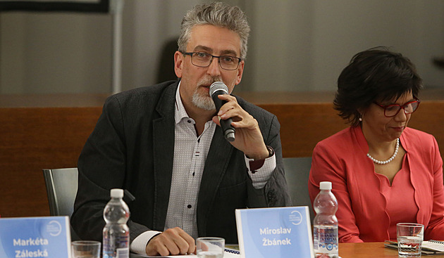 Primátor Olomouce Žbánek kvůli zvolení poslancem rezignoval, střídá ho Ferancová