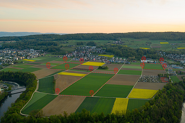 Pozemky zdražily za 10 let trojnásobně. Lidé riskují a kupují i ty nestavební