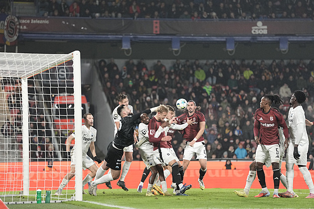 Spartě se doma nedaří a je nejslabší pod Priskem. Nedáváme góly, štvalo Zeleného