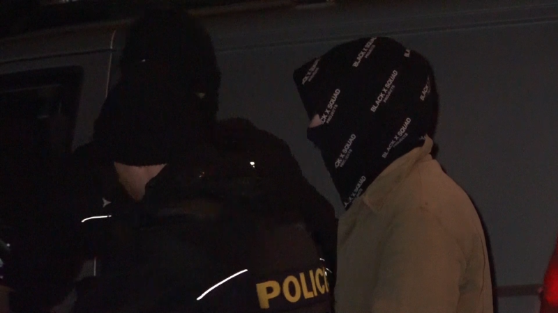 Detaily z vyšetřování únosu chlapce: Policie už nejspíš ví, proč ho muž unesl a věznil