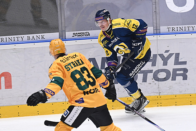 Jihlava po deseti zápasech prohrála, první ligu vede Slavie. Vsetín si poradil se Zlínem