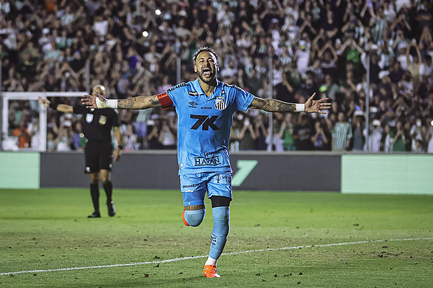 Neymar udělal první krůček k mistrovství světa. Operace levého kolena byla úspěšná