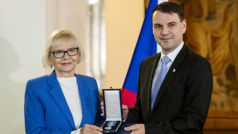 Filipi: Macinka mi medailí pomohl z traumatu. Snad se zahraniční politika zbaví balastu