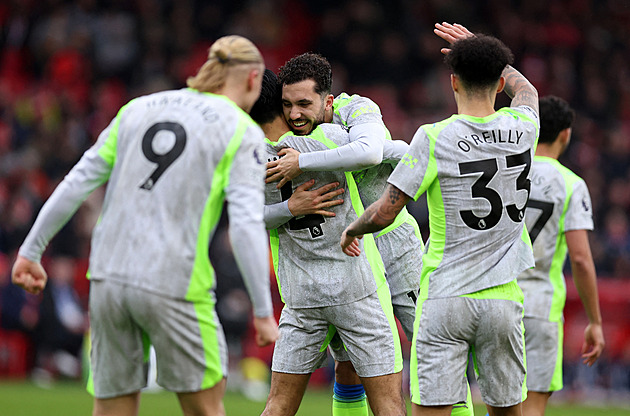 ONLINE: City slaví na Nottinghamu, chystá se Arsenal či Liverpool proti Wolves