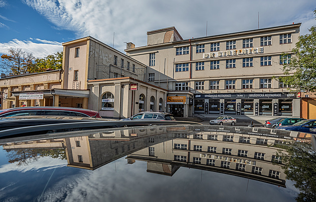 Dům Střelnice v Hradci je na prodej, mrzí někdejší sociální demokraty