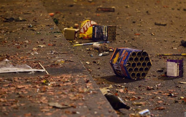 Pyrotechnika utrhla muži obě ruce. Policie ho viní z nedovoleného ozbrojování