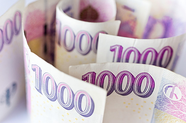 Nemocenská v roce 2026: Proč jsou OSVČ při nemoci většinou bez peněz a jak na mateřskou