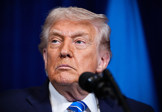 Trump přiznal užívání více aspirinu, než mu lékaři doporučili. Kvůli pověrčivosti