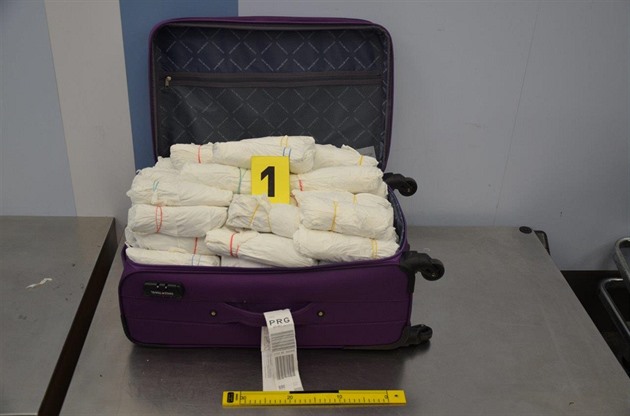 Izraelky pašovaly do Česka metrák katy. Gangy spoléhají na ultraortodoxní vzhled