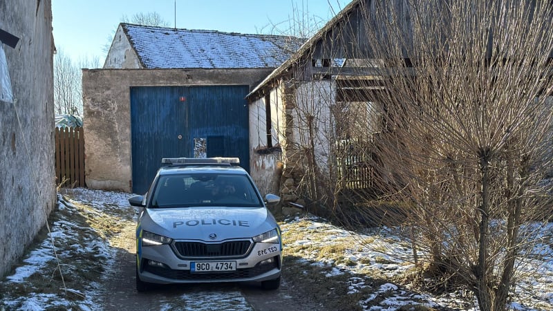 Policisté po vraždě na Strakonicku hledají část těla. Pachatel měl oběti uříznout hlavu