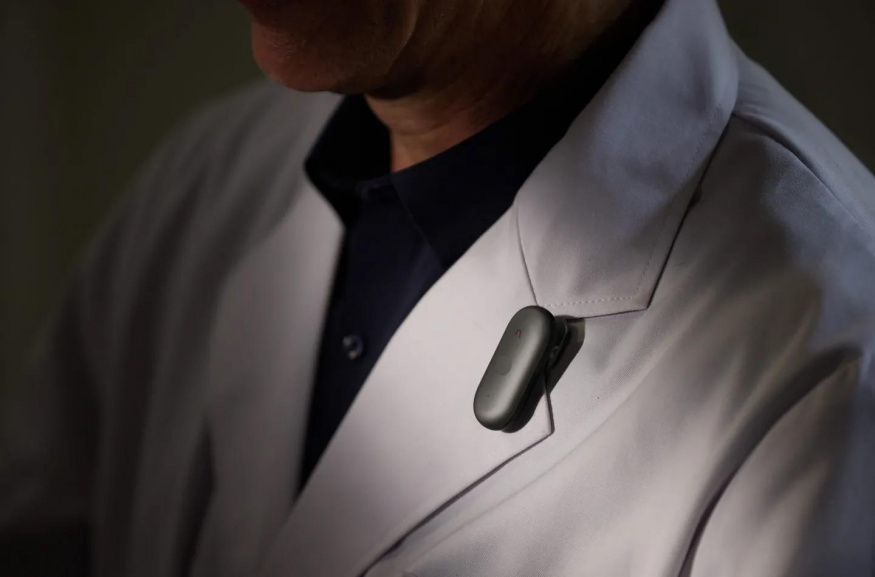 Plaud Note Pin S vsází na praktičnost: změnil klíčový prvek a přidal aplikaci pro desktop