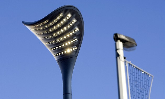 Pryč s bílým světlem, vyzývá petice proti LED svítidlům v Praze. Odborníci souhlasí