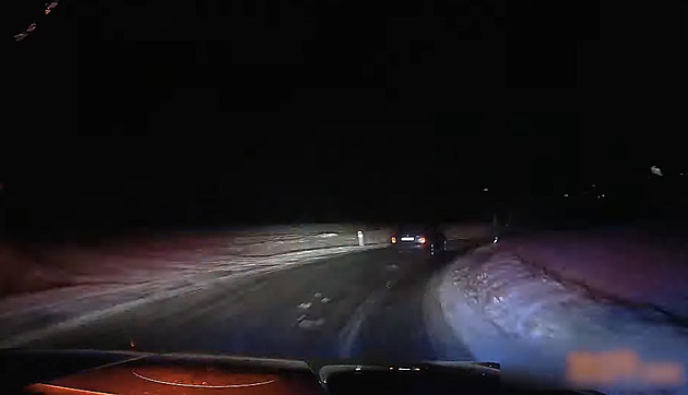 Hlavně se musíme vrátit domů, nabádal policista kolegu při honičce na Chrudimsku