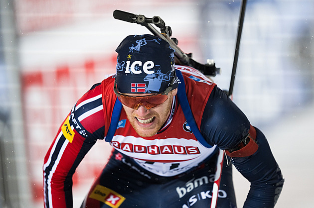 Jaký to má smysl? Po tragédii se biatlon vrací k závodům, Bakkena uctí aplausem