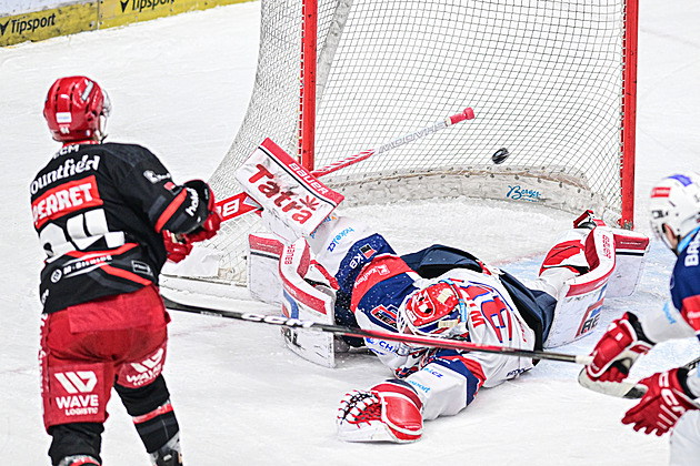 ONLINE: Hradec vede v derby s Dynamem, Litvínov dorovnal Brno