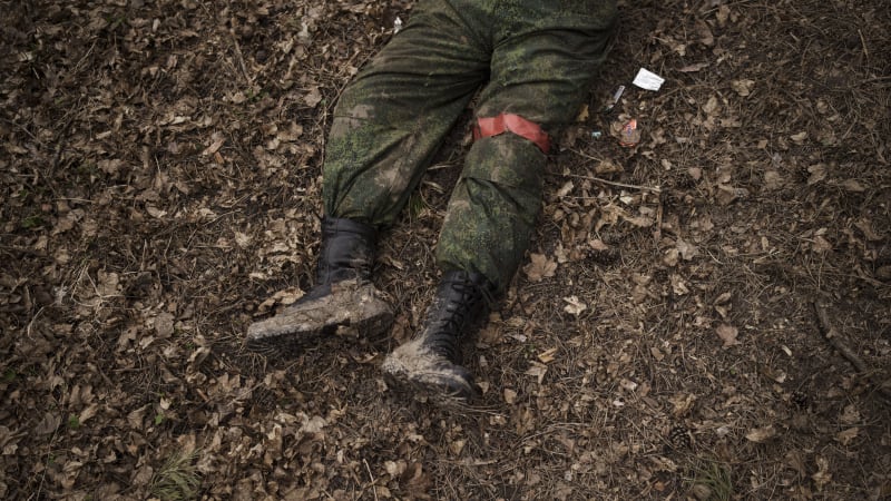 Skupinová sebevražda ruských vojáků. Ukrajinská stránka potvrdila už přes 400 případů