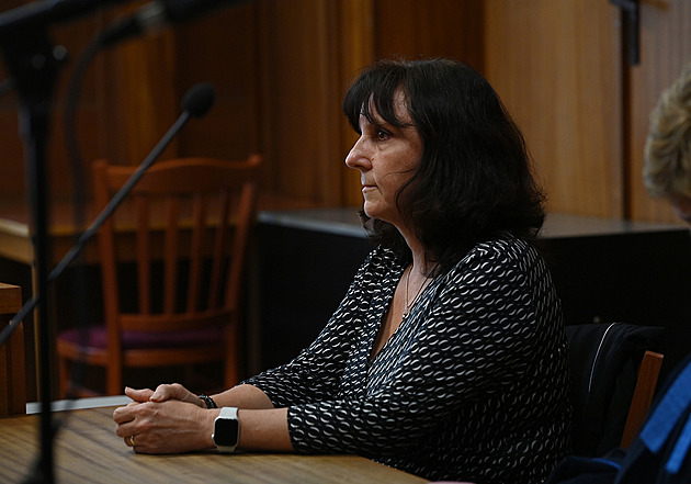 Úřednici odsoudili v korupční kauze, dnes jako bezúhonná už zase vede odbor