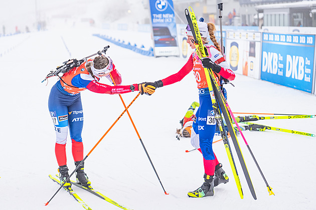 Biatlon ONLINE: Ženy jedou v Oberhofu štafetu, Jislová začala přesně