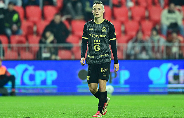 Trpělivá stálice hradeckých fotbalistů: Vyloučení v derby jsem kousal těžko