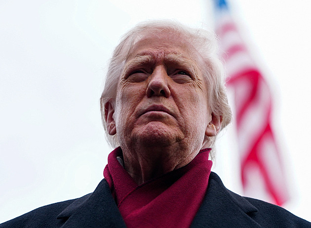 Pokračujte, převezměte kontrolu, pomoc je už na cestě, burcuje Trump Íránce