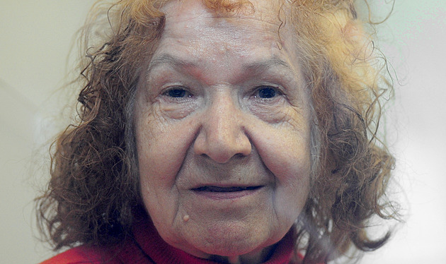 Nebezpeční senioři. Baba Jaga oběti jedla, pan Ray zakopával