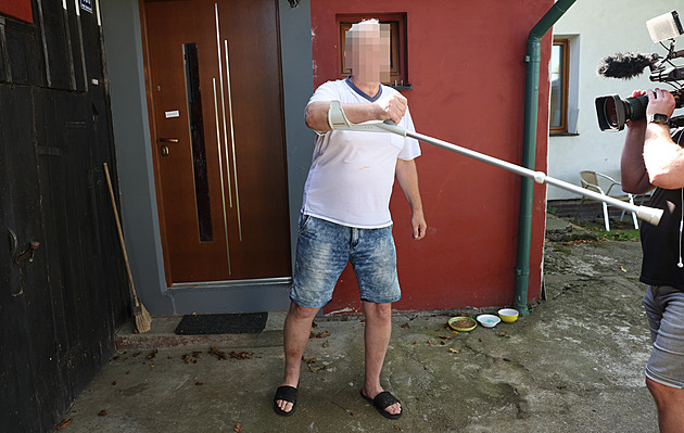 Napadení Babiše berlí znovu řeší soud. Ten rozhodne o peněžitém trestu