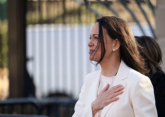 Machadová předala Trumpovi svou medaili spojenou s Nobelovou cenou. Prezident ji vracet nehodlá