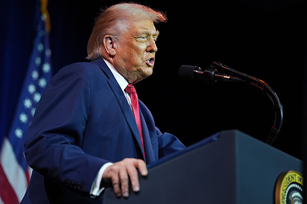 Uvalíme cla na země, které nepodpoří můj plán převzít Grónsko, řekl Trump