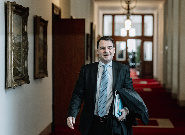 Neobvyklé diplomatické šachy: vláda zrušila vyslání už schválených velvyslanců