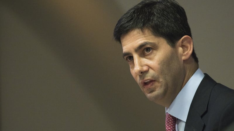 Trump oznámil další klíčové jméno: Americkou centrální banku Fed povede Kevin Warsh