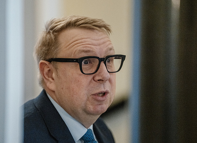 Ani zveřejnění zpráv nebylo šťastné, první krok ale udělal Macinka, řekl Juchelka