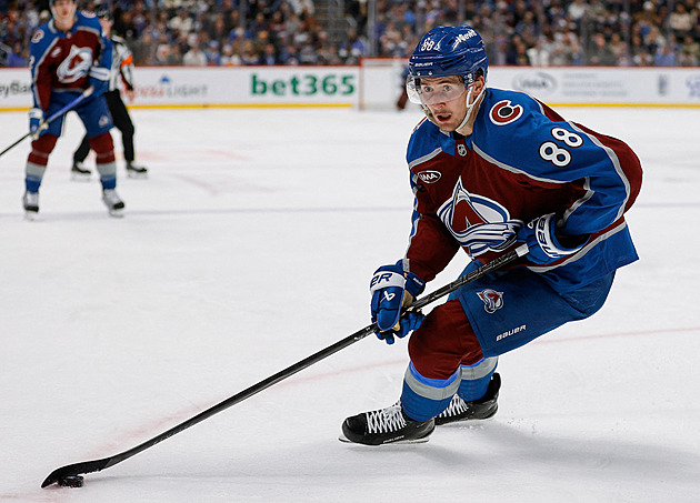 Starost pro reprezentaci, Nečas se zranil. Stihne se vyléčit před olympiádou?