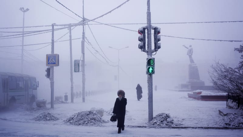 Známý cestovatel zemřel za podivných okolností. Jel na kole do nejmrazivější vesnice