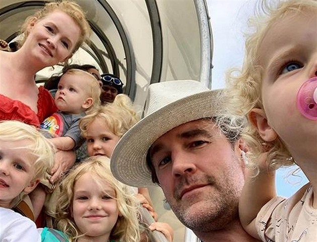 Fanoušci se skládají na rodinu zesnulého herce Van Der Beeka. Poslali miliony