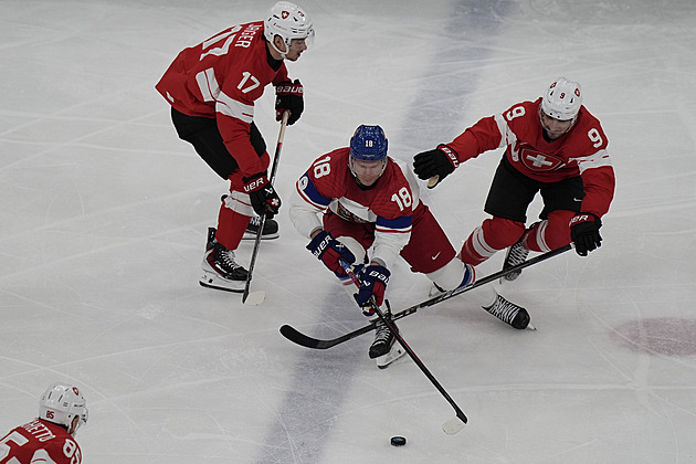 ONLINE: Česko - Švýcarsko 1:0. Souboj o druhé místo, skóre otevírá Chlapík