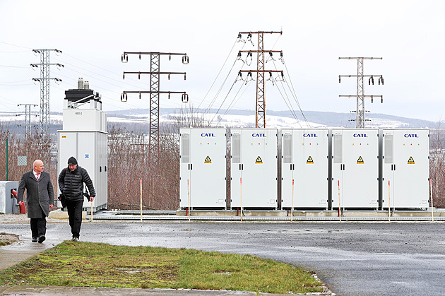 Tři hektary a 152 kontejnerů. Firma chystá největší bateriové úložiště v Česku