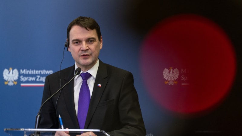 Macinka ve středu odletí do USA. Ve Washingtonu se zúčastní zasedání Rady míru