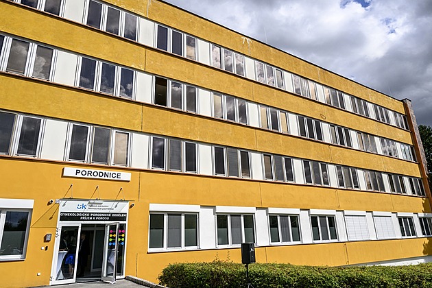 Lékařka po úmrtí miminek přestupuje. Jde i o její klid, říká Krajská zdravotní