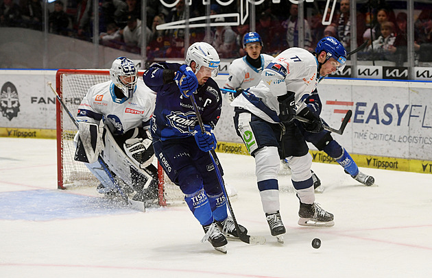 Chtěl jsem jít pryč. Flek odbyl rozhovor, naštvaly ho otázky. Reportérce se omluvil