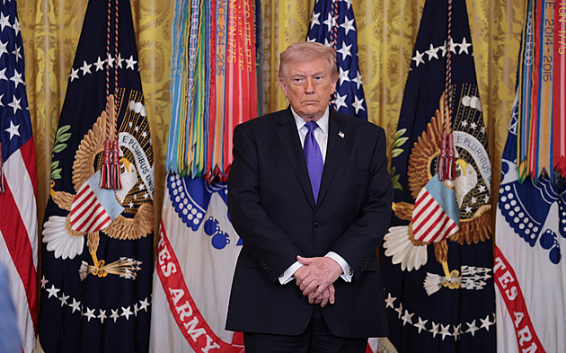ONLINE: Trump připustil vyslání vojáků i nové údery, Írán se prsí útoky na 500 cílů