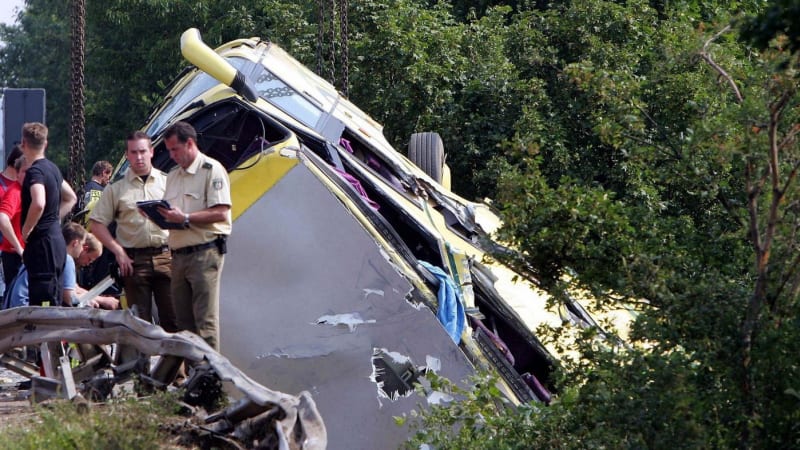 Český řidič autobusu dostal za smrtelnou nehodu v Německu podmínku. Zemřeli čtyři lidé