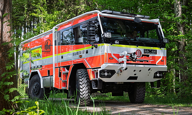 Hádka kvůli dotaci pro hasiče. Kraj peníze na cisternu nepošle, e-mail přišel pozdě