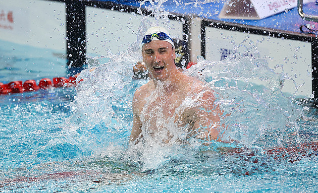 Planeta má nového nejrychlejšího muže. McEvoy pokořil i zapovězené plavky