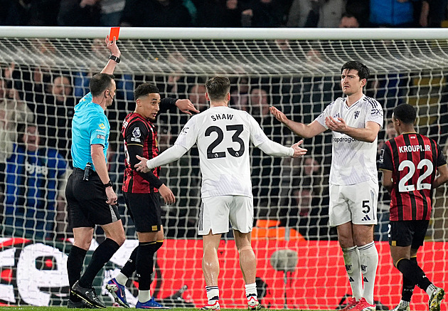 Dvě penalty i červená. Manchester United a Bournemouth se rozešly smírně