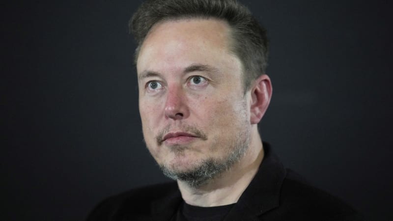 Musk podvedl investory Twitteru, rozhodl soud. Sociální síť hanil, aby ji koupil levněji