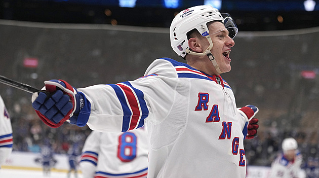 Boj s nervozitou, pak solidní debut v NHL. Sýkora vsadil na rituál s českým parťákem